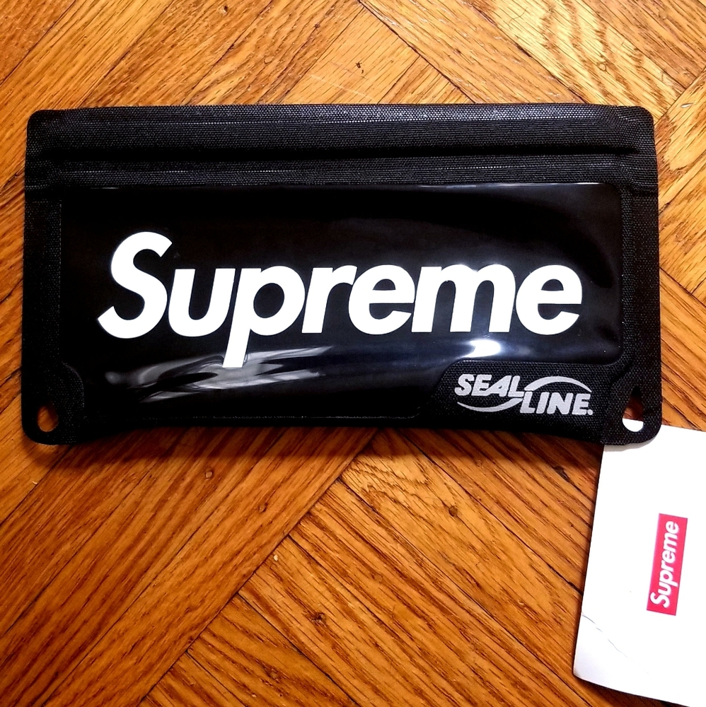 Waterproof pouch